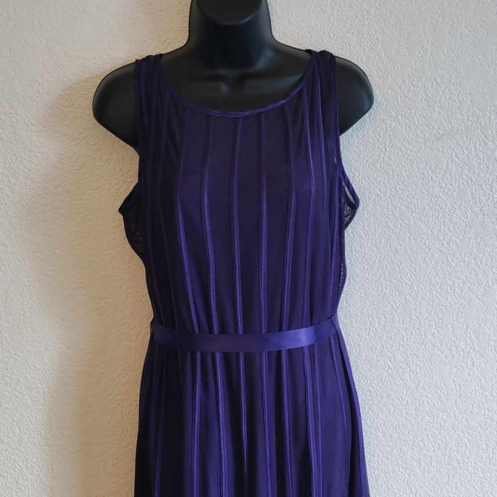 NWOT 👗 - Picture 2 of 6